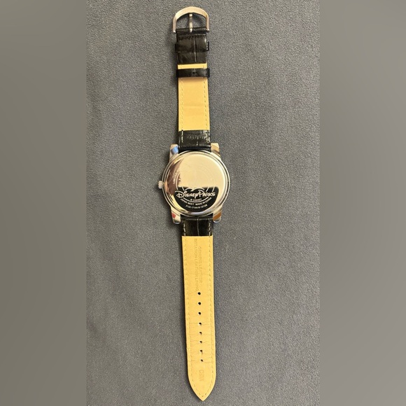 Limited Edition Disney Mickey Mouse Retro Men’s Watch - Picture 4 of 5